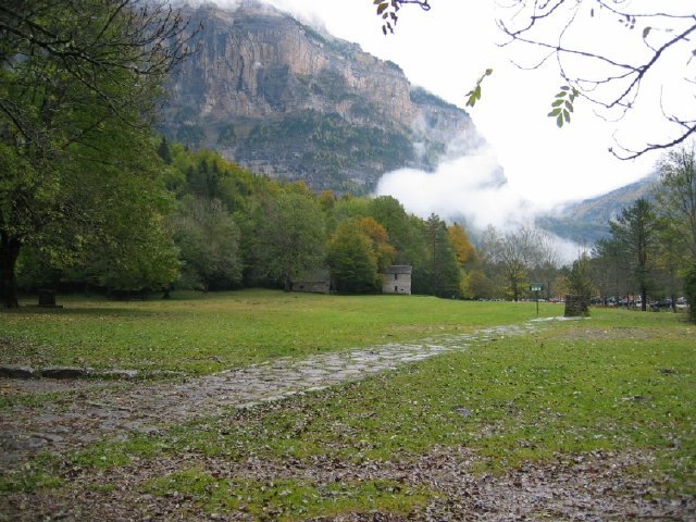 Pradera de Ordesa: aunque Carlos dice que no hab�a esta luz, haberla hayla, como las meigas, o quiz�s fue cosa del chip 'digilogic' ?