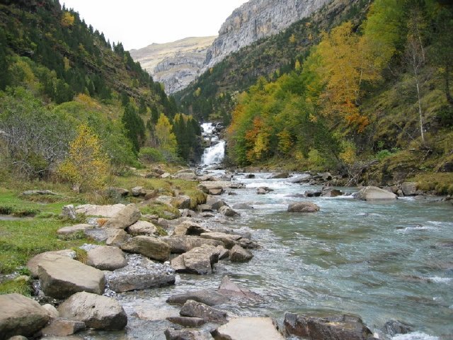  Gradas de Soaso (r�o Arazas)